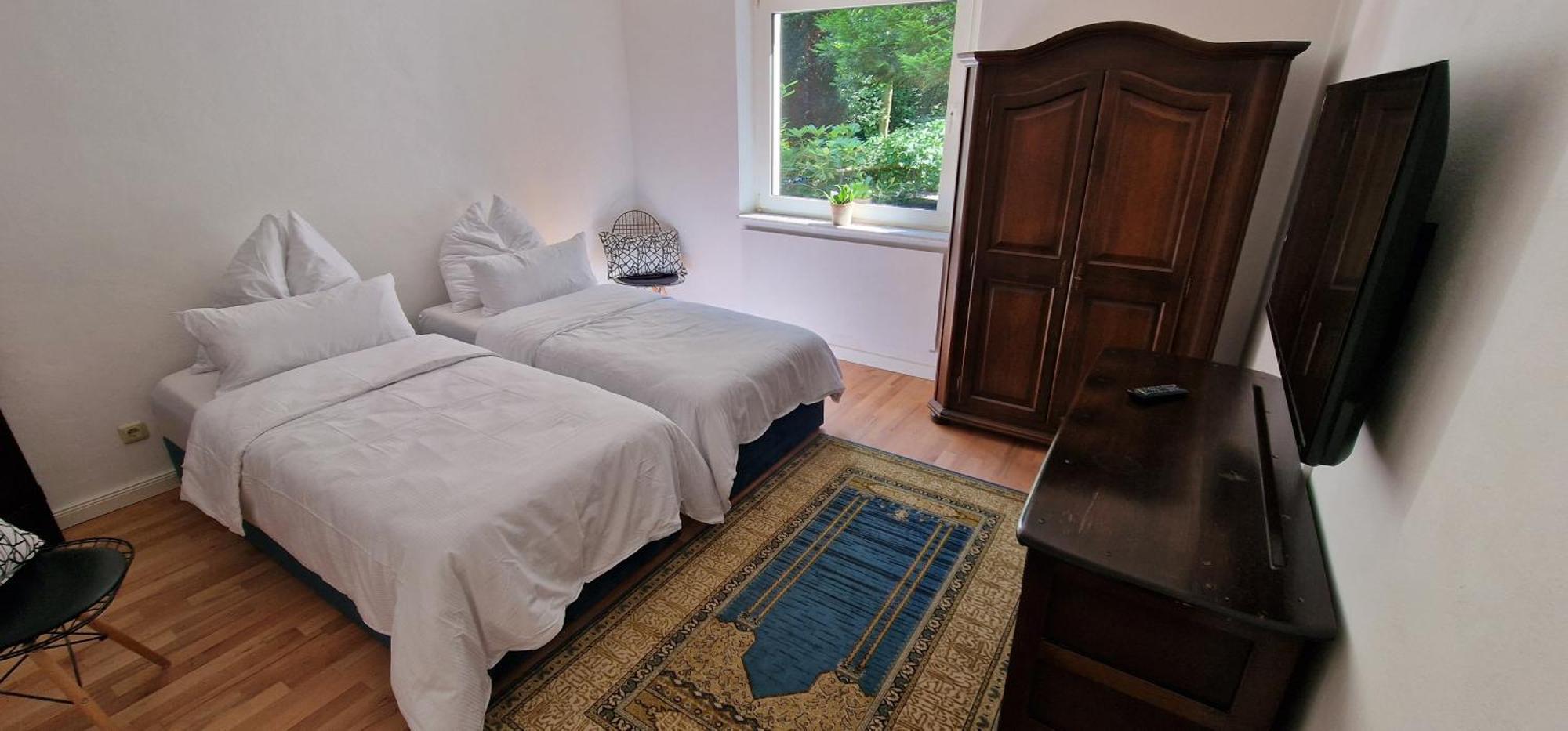 Ruhiges Haus Im Gruenen Mit Whirlpool & 3 Schlafzimmern Nahe Messe Essen Apartment Essen